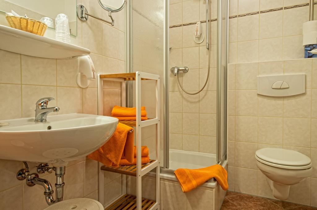 Hotel Zur Henne Naumburg  Zewnętrze zdjęcie