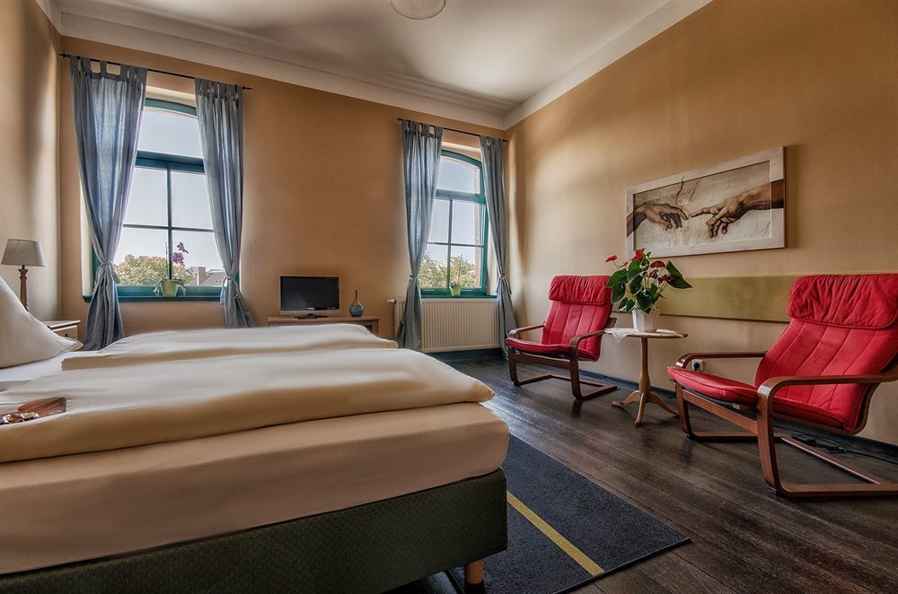 Hotel Zur Henne Naumburg  Zewnętrze zdjęcie