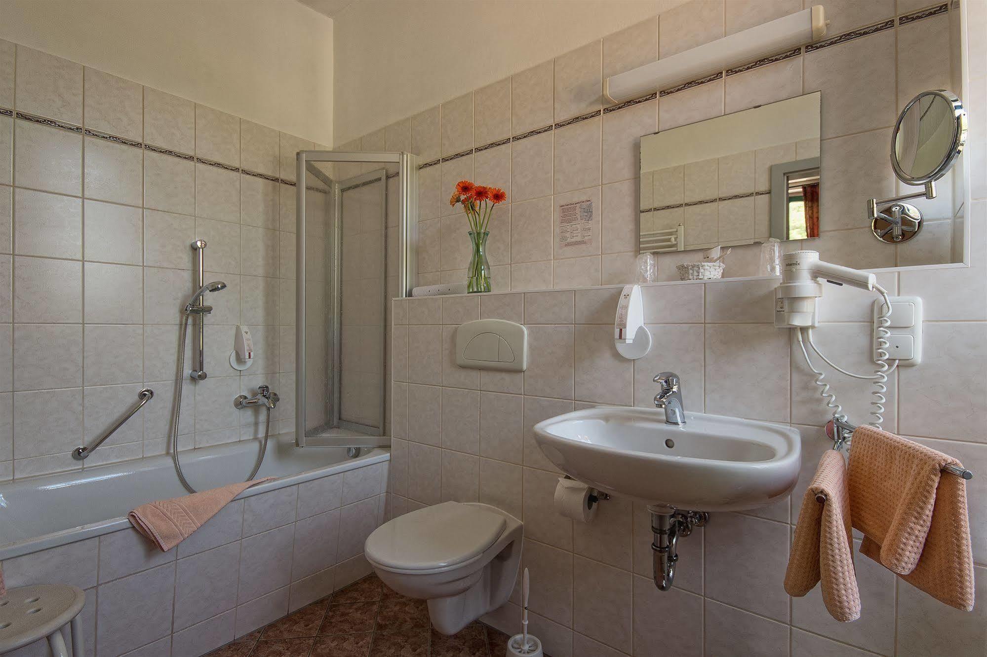Hotel Zur Henne Naumburg  Zewnętrze zdjęcie