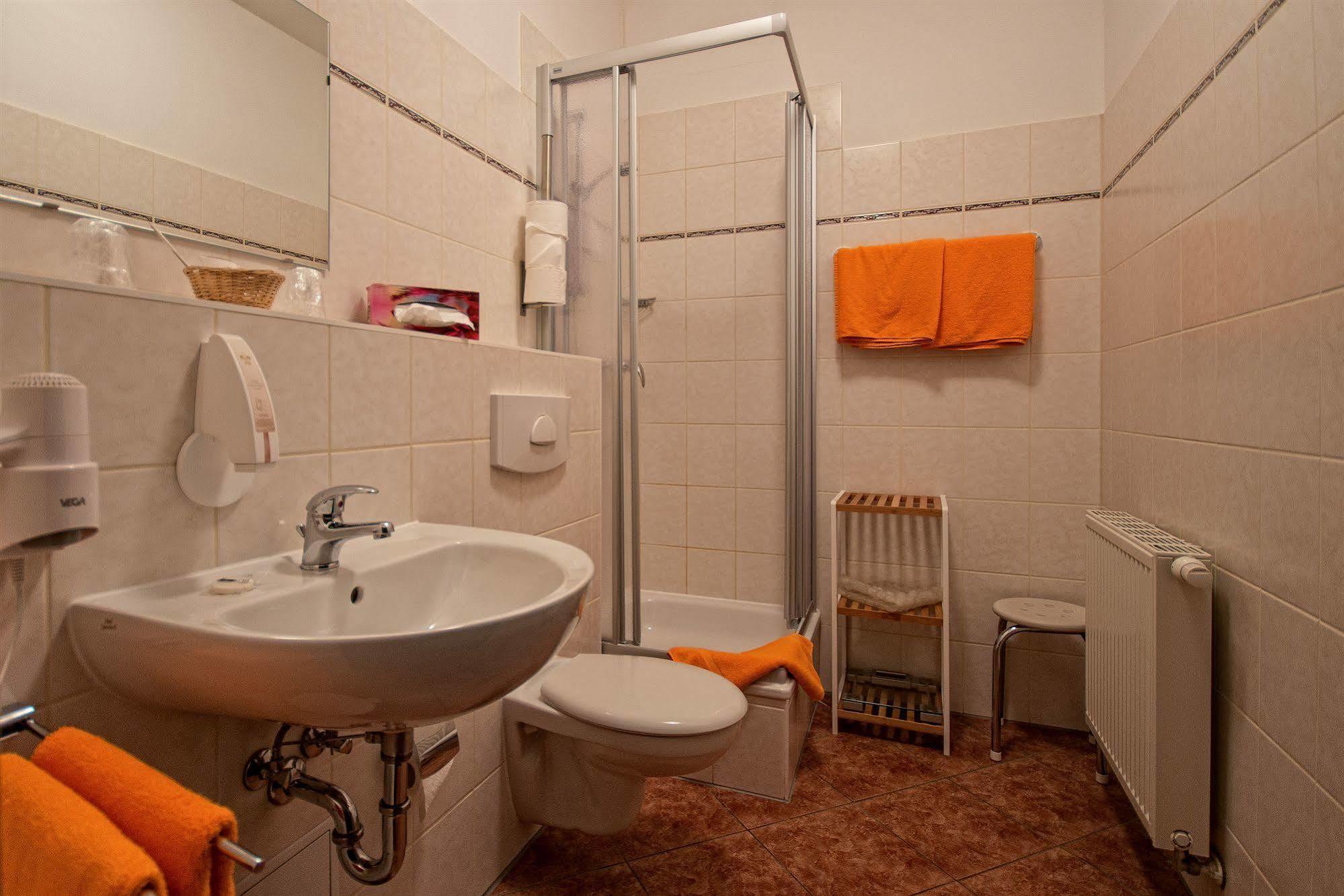 Hotel Zur Henne Naumburg  Zewnętrze zdjęcie