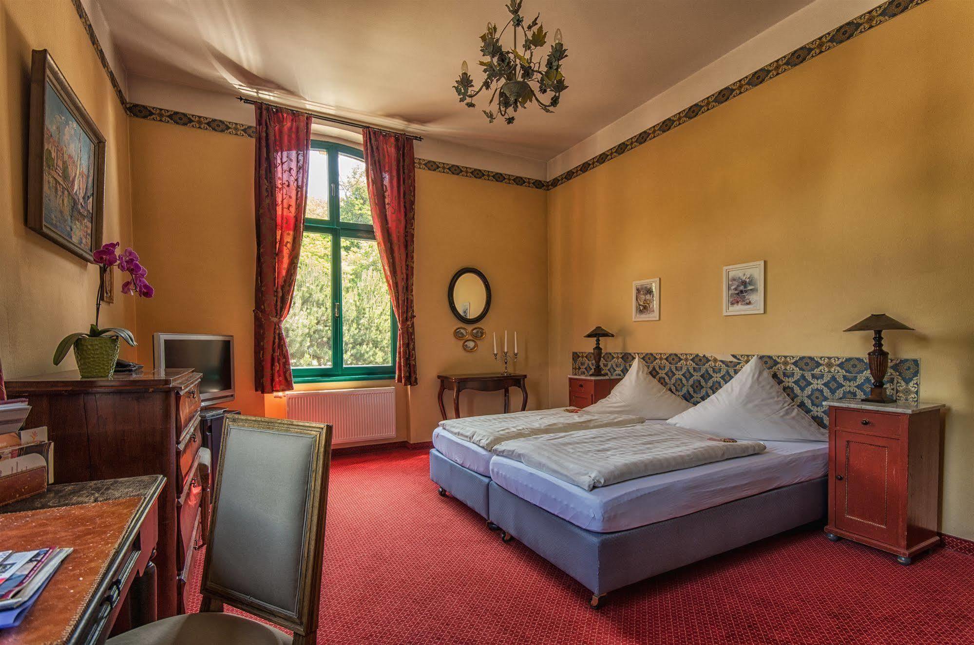Hotel Zur Henne Naumburg  Zewnętrze zdjęcie