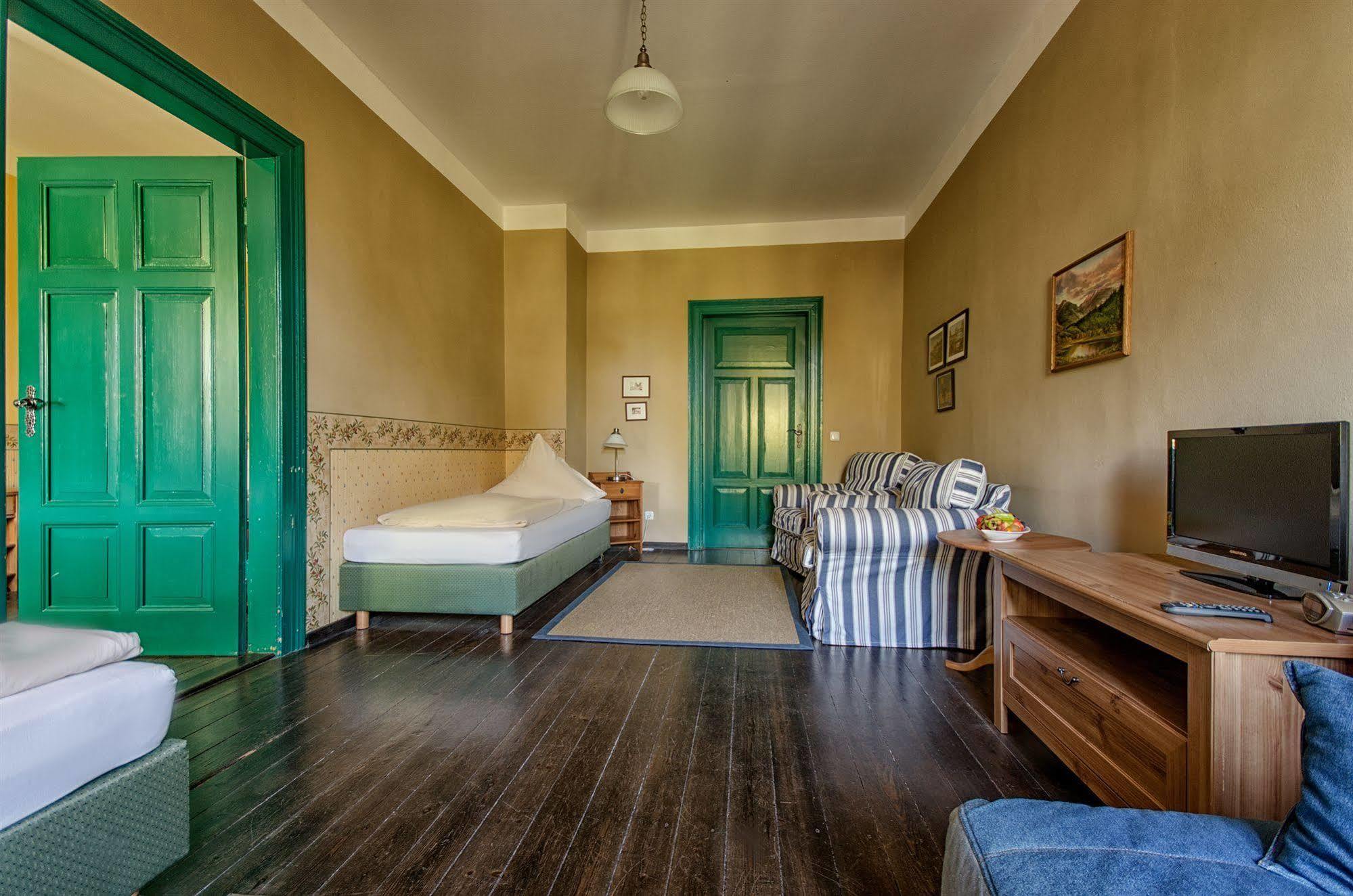 Hotel Zur Henne Naumburg  Zewnętrze zdjęcie